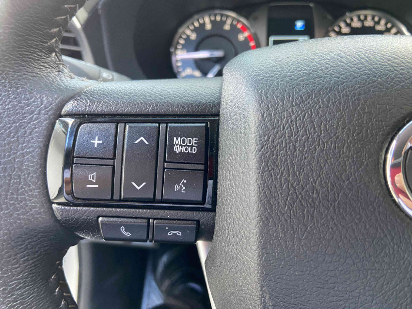 toyota hilux 2.8 d-4d turbo diesel cd srx plus 4x4 automatico 4p 202415