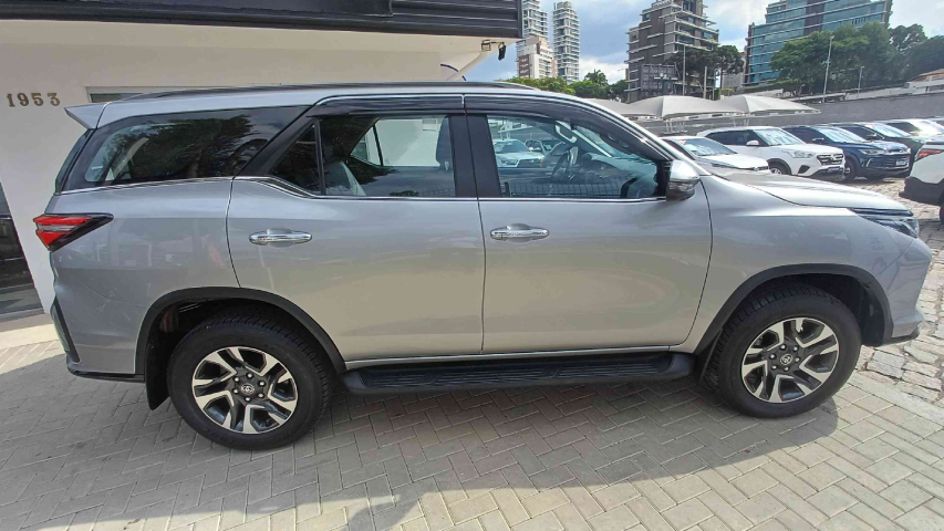 toyota hilux sw4 2.8 d-4d turbo diesel srx platinum 7l 4x4 automatico 4p 20243