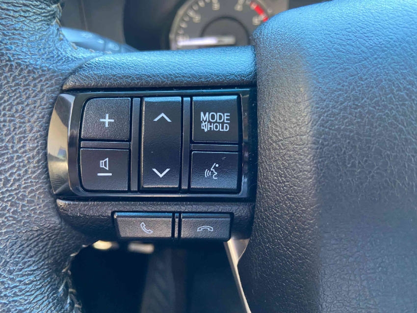 toyota hilux 2.8 d-4d turbo diesel cd srv 4x4 automatico 4p 202215