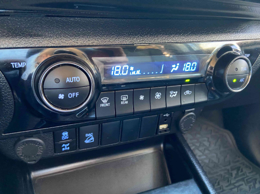 toyota hilux 2.8 d-4d turbo diesel cd srv 4x4 automatico 4p 202212