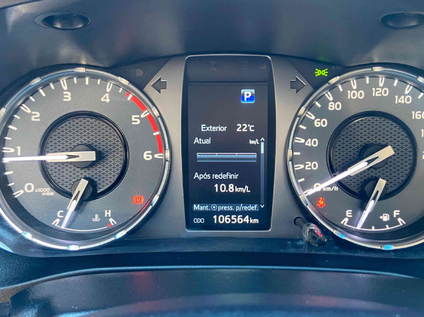 toyota hilux 2.8 d-4d turbo diesel cd srv 4x4 automatico 4p 202217