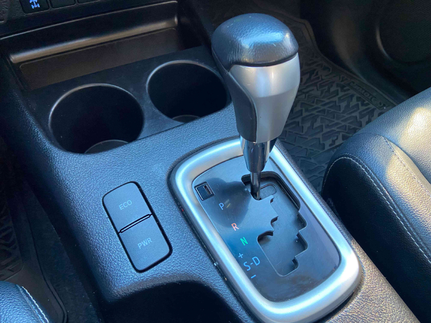 toyota hilux 2.8 d-4d turbo diesel cd srv 4x4 automatico 4p 202211