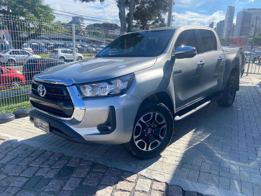 toyota hilux 2.8 d-4d turbo diesel cd srv 4x4 automatico 4p 2022