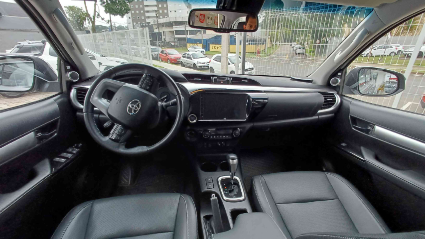 toyota hilux 2.8 d-4d turbo diesel cd srx plus 4x4 automatico 4p 202424