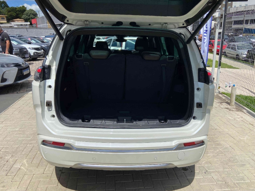 jeep commander 2.0 td380 turbo diesel overland at9 4p automatico 20235