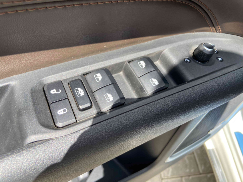 jeep commander 2.0 td380 turbo diesel overland at9 4p automatico 202313