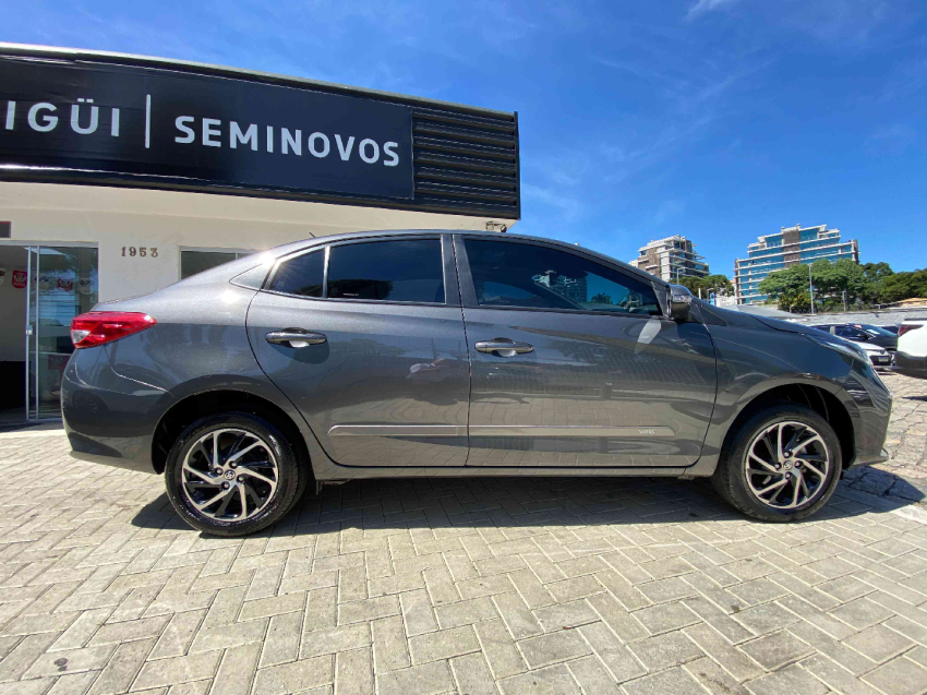 toyota yaris sedan xls 1.5 cvt flex automatico 2023/233