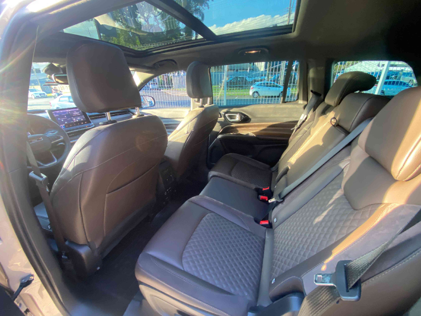 jeep commander 2.0 td380 turbo diesel overland at9 4p automatico 20229