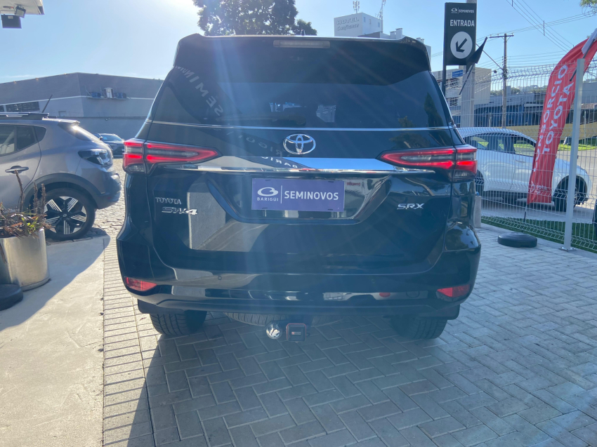 toyota hilux sw4 2.8 d-4d turbo diesel srx 4x4 automatico 4p 20216