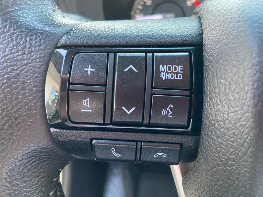 toyota hilux 2.8 d-4d turbo diesel cd srx limited 4x4 automatico 4p 202310