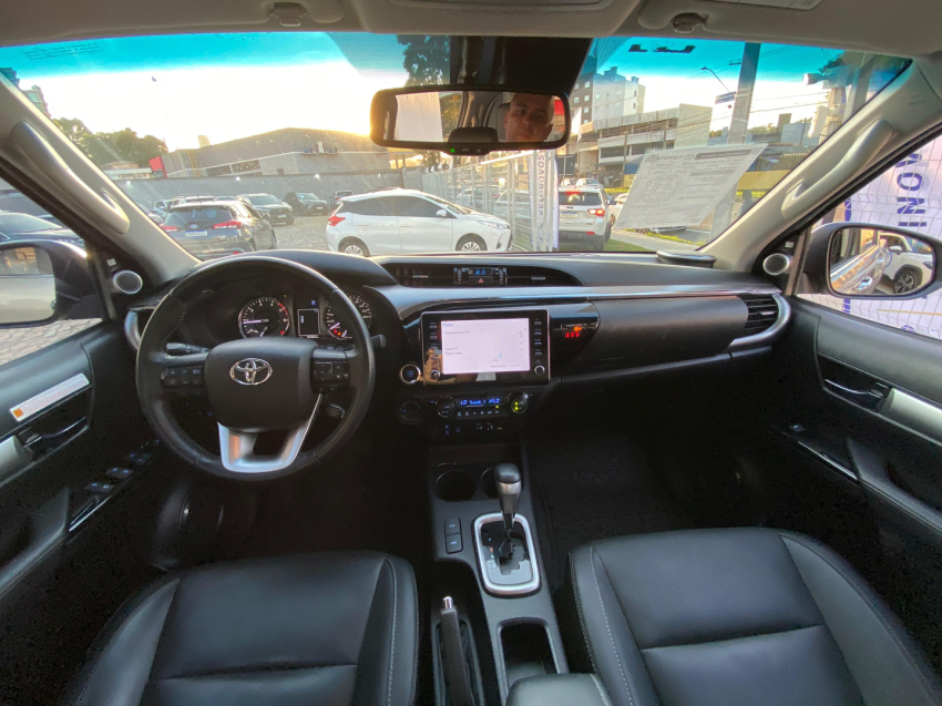 toyota hilux 2.8 d-4d turbo diesel cd srx limited 4x4 automatico 4p 202314