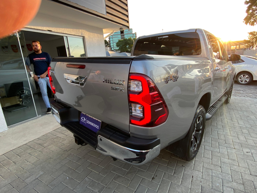 toyota hilux 2.8 d-4d turbo diesel cd srx limited 4x4 automatico 4p 20233