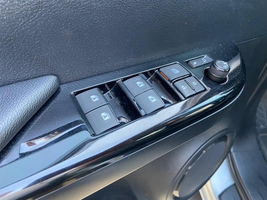 toyota hilux 2.8 d-4d turbo diesel cd srx limited 4x4 automatico 4p 202312