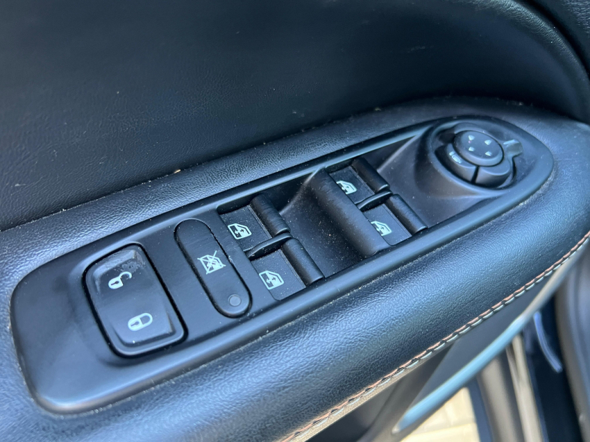 jeep compass 2.0 16v flex longitude automatico 4p 202016