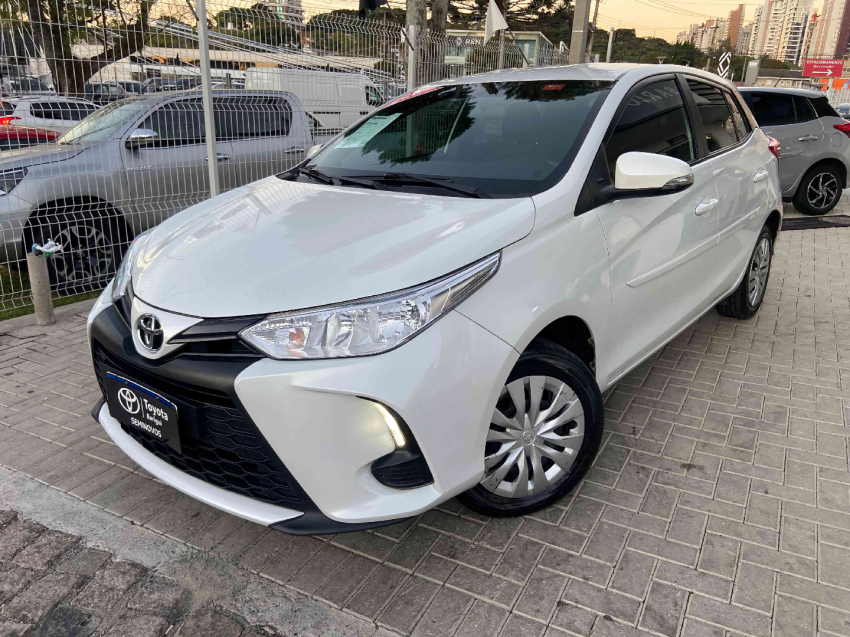 toyota yaris 1.5 16v flex xl multidrive 4p automatico 2023