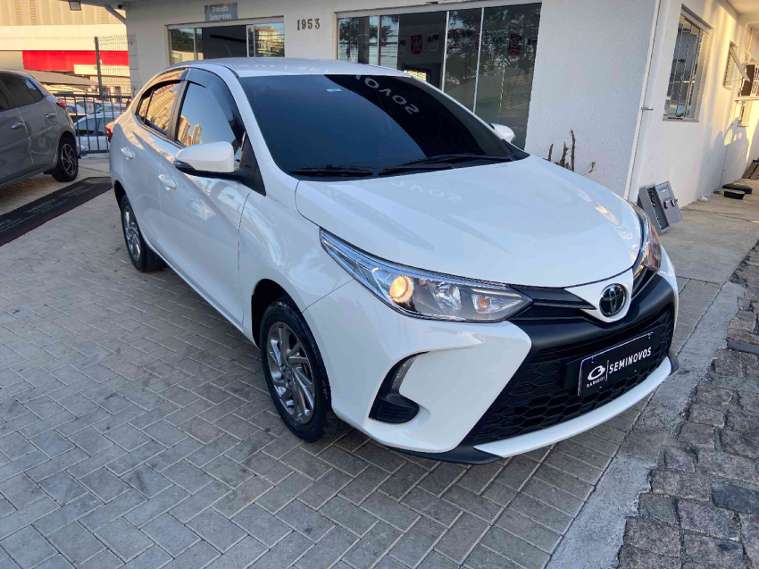 toyota yaris 1.5 16v flex sedan xs multidrive 4p automatico 20252