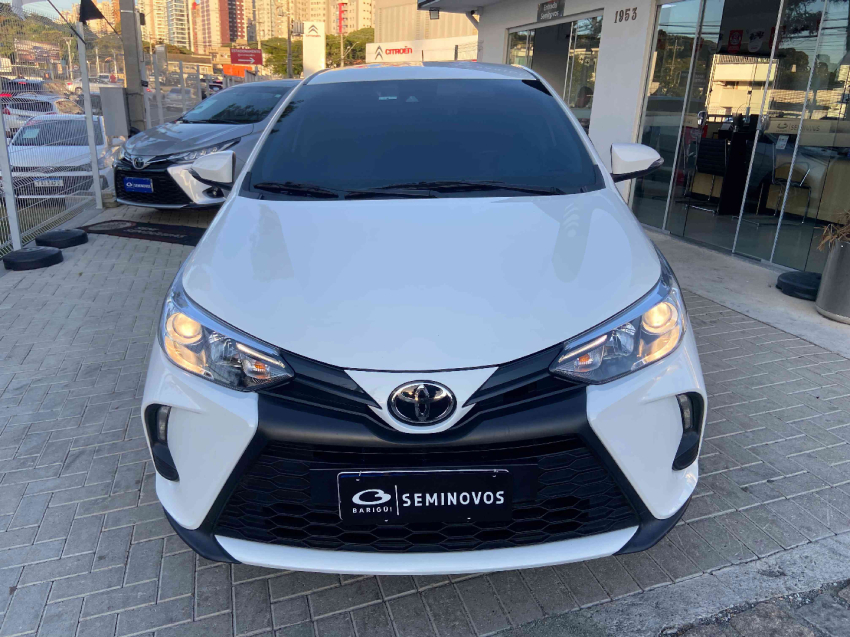 toyota yaris 1.5 16v flex sedan xs multidrive 4p automatico 20251