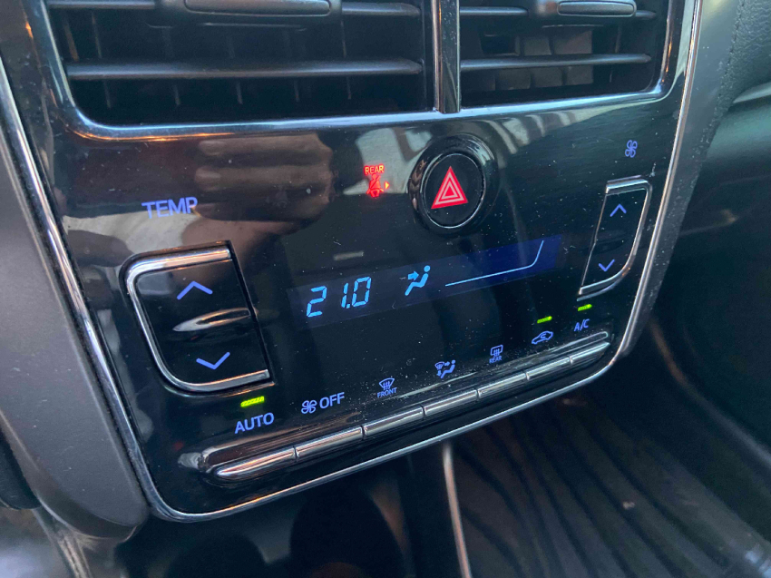 toyota yaris 1.5 16v flex sedan xs multidrive 4p automatico 202513