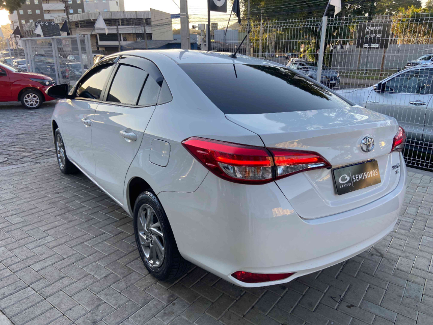 toyota yaris 1.5 16v flex sedan xs multidrive 4p automatico 20256