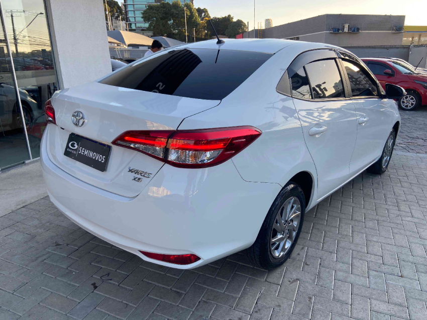 toyota yaris 1.5 16v flex sedan xs multidrive 4p automatico 20254