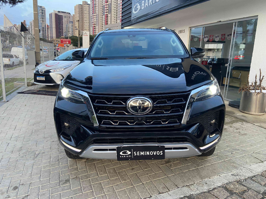 toyota hilux sw4 2.8 d-4d turbo diesel srx 4x4 automatico 4p 20241