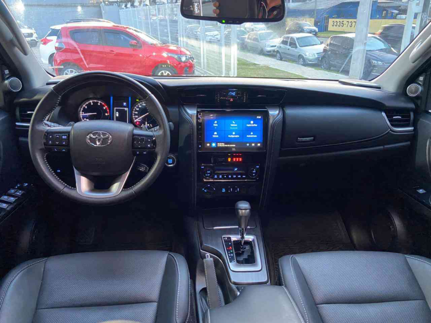 toyota hilux sw4 2.8 d-4d turbo diesel srx 4x4 automatico 4p 20248