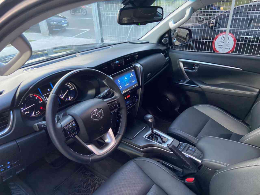 toyota hilux sw4 2.8 d-4d turbo diesel srx 4x4 automatico 4p 20249
