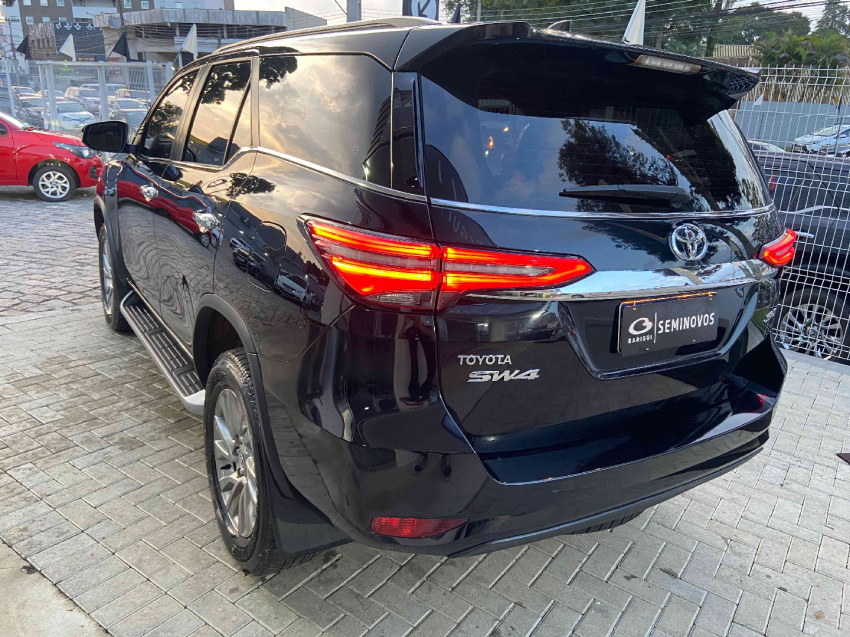 toyota hilux sw4 2.8 d-4d turbo diesel srx 4x4 automatico 4p 20246