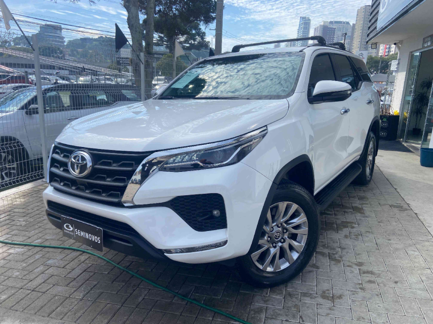 toyota hilux sw4 2.7 vvt-i flex srv 7l 4x2 automatico 4p 2021