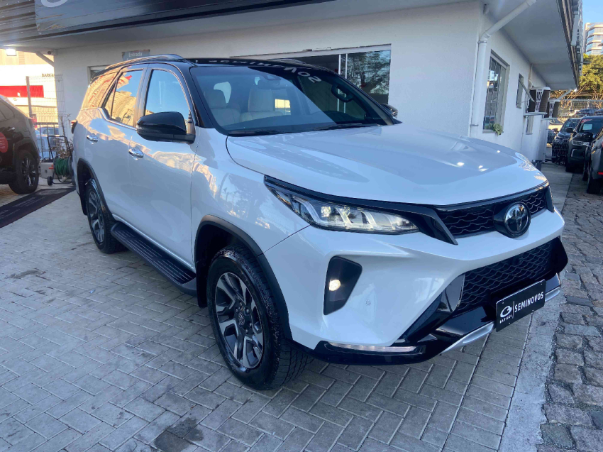 toyota hilux sw4 2.8 d-4d turbo diesel diamond 7l 4x4 automatico 4p 20242