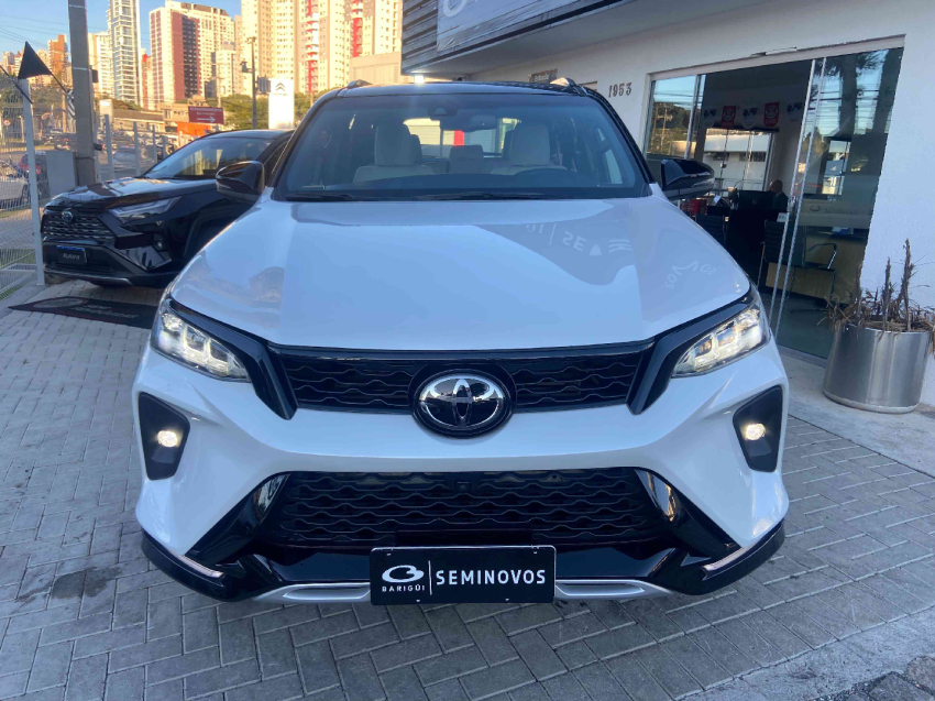 toyota hilux sw4 2.8 d-4d turbo diesel diamond 7l 4x4 automatico 4p 20241