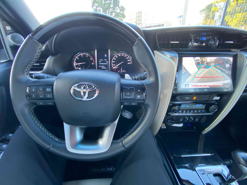 toyota hilux sw4 2.8 d-4d turbo diesel diamond 7l 4x4 automatico 4p 202418