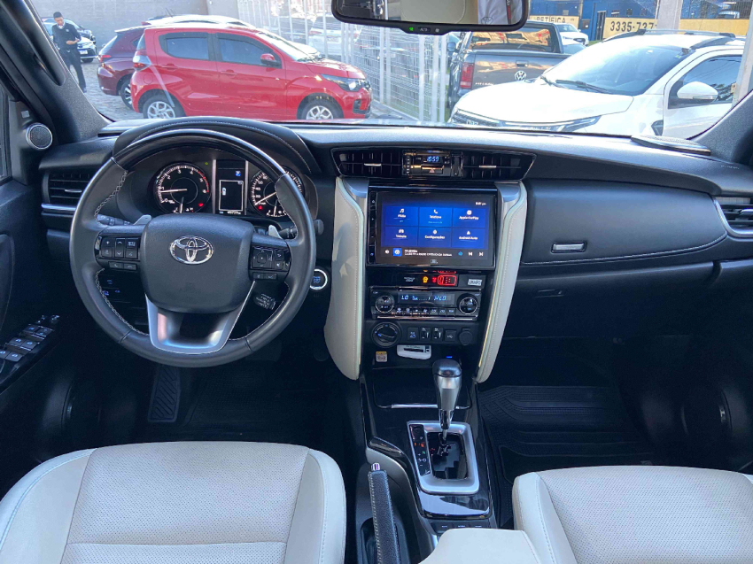 toyota hilux sw4 2.8 d-4d turbo diesel diamond 7l 4x4 automatico 4p 202411
