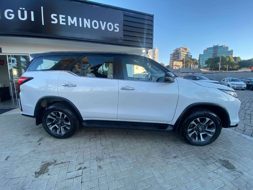 toyota hilux sw4 2.8 d-4d turbo diesel diamond 7l 4x4 automatico 4p 20243