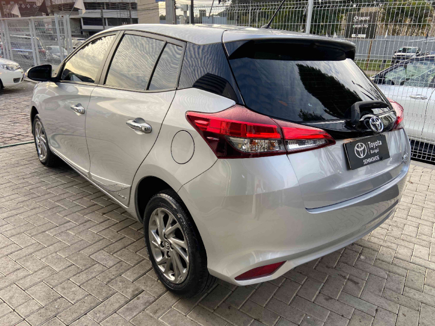toyota yaris 1.5 16v flex xs connect multidrive 4p automatico 20236