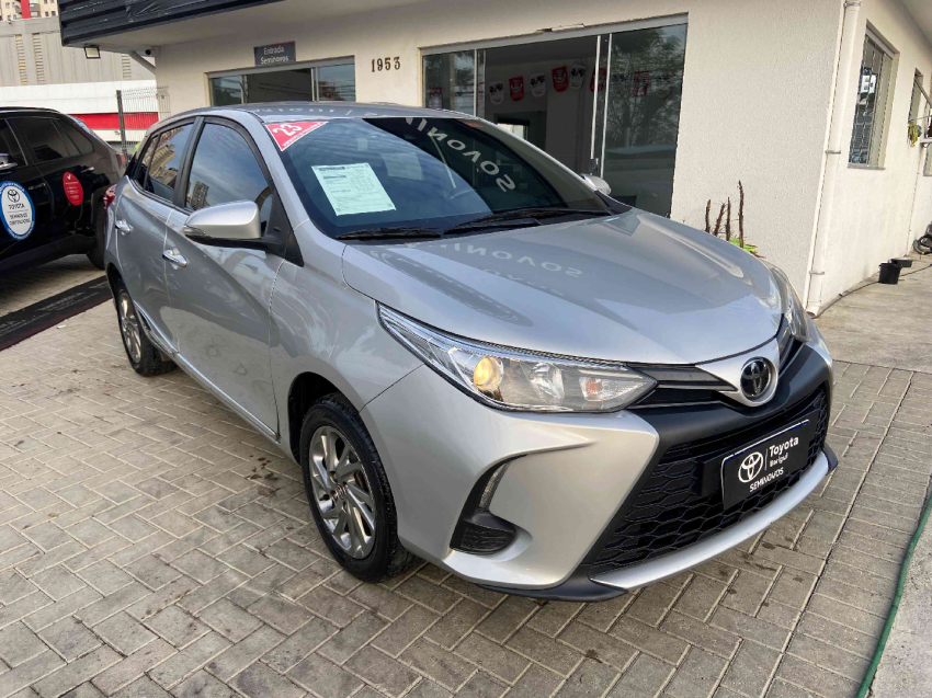 toyota yaris 1.5 16v flex xs connect multidrive 4p automatico 20232