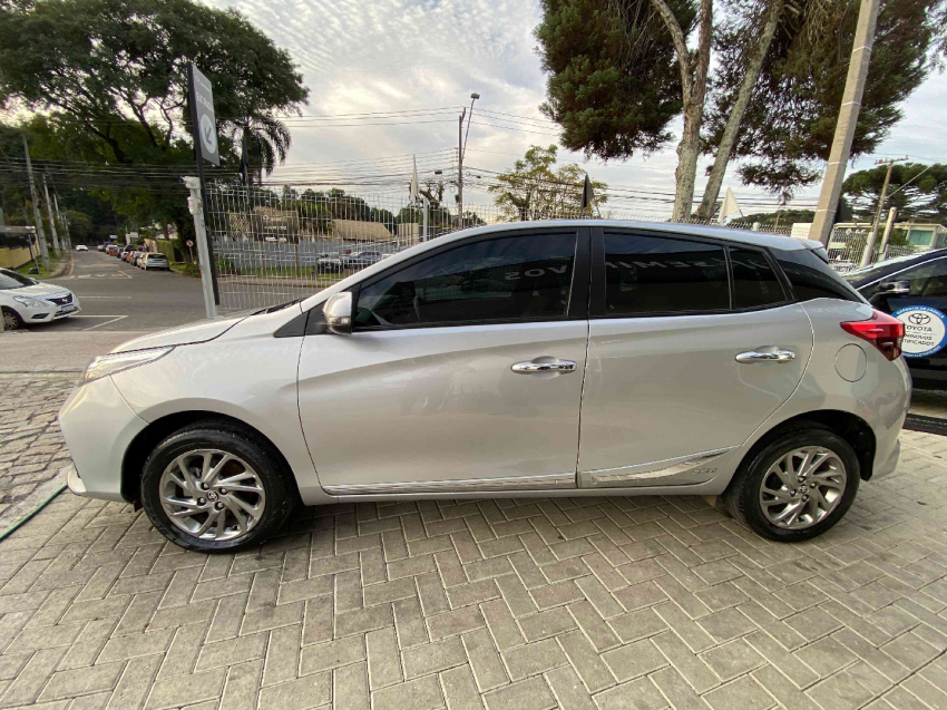 toyota yaris 1.5 16v flex xs connect multidrive 4p automatico 20237