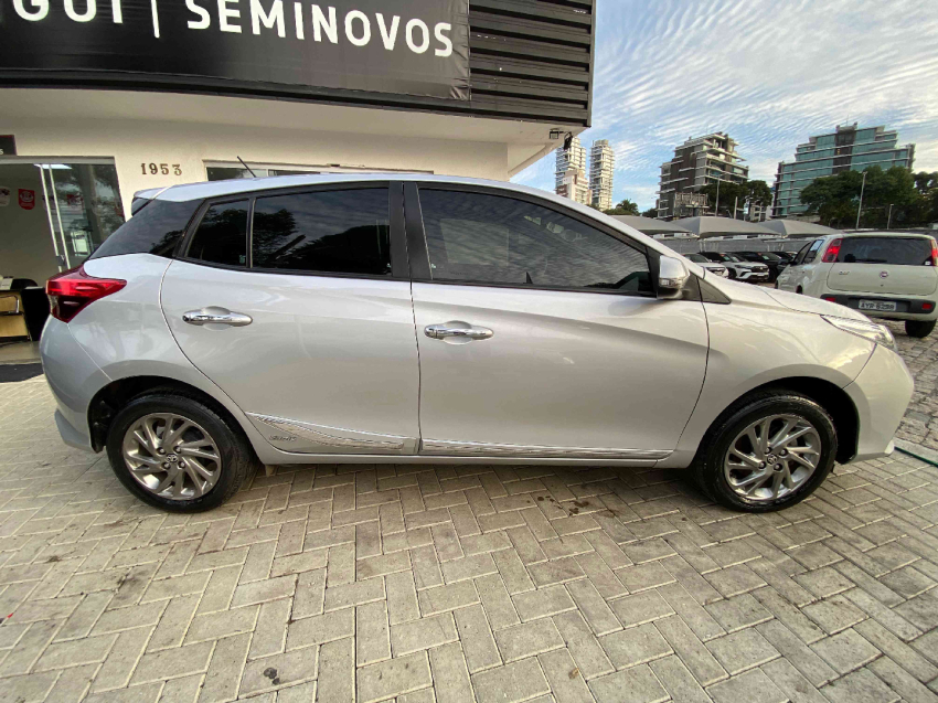 toyota yaris 1.5 16v flex xs connect multidrive 4p automatico 20233
