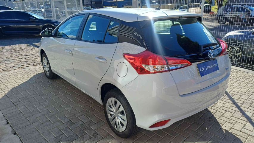 toyota yaris 1.5 16v flex xl multidrive 4p automatico 20235