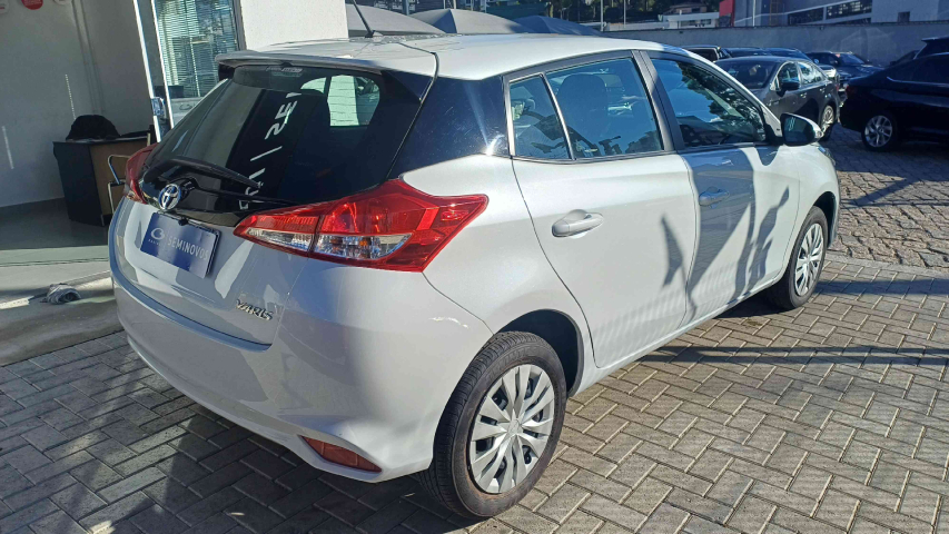 toyota yaris 1.5 16v flex xl multidrive 4p automatico 20233