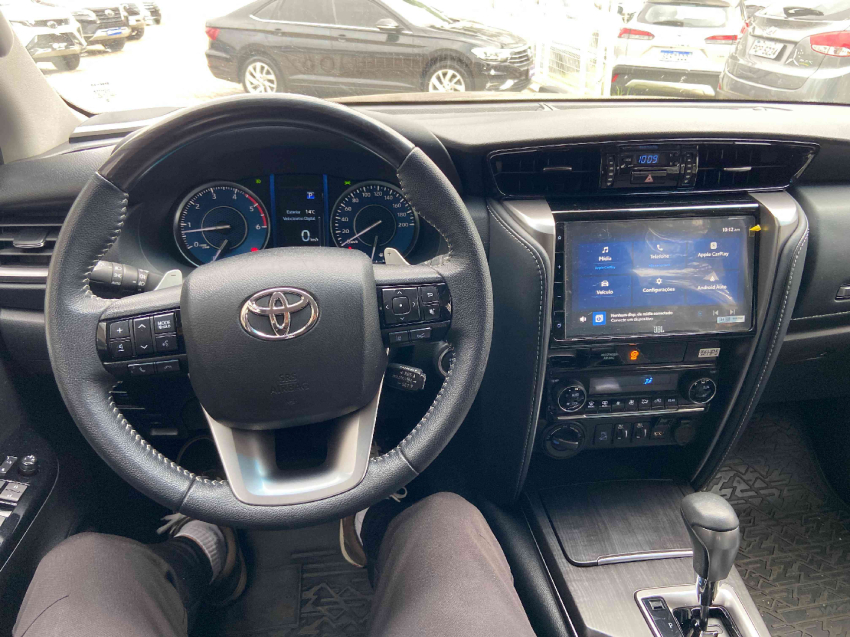 toyota hilux sw4 2.8 d-4d turbo diesel srx platinum 7l 4x4 automatico 4p 202419