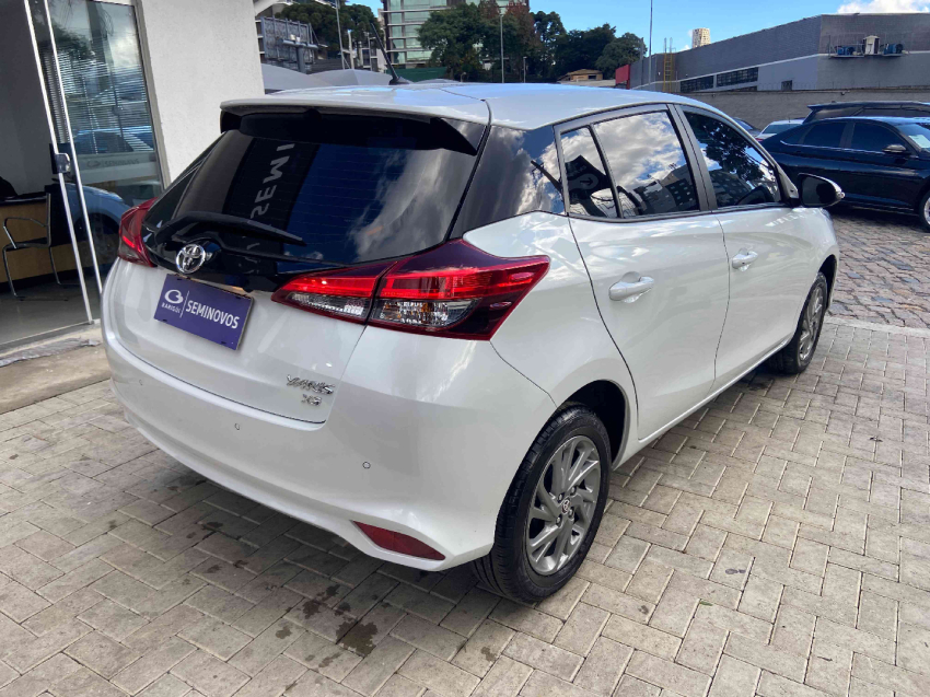 toyota yaris 1.5 16v flex xs multidrive 4p automatico 20244