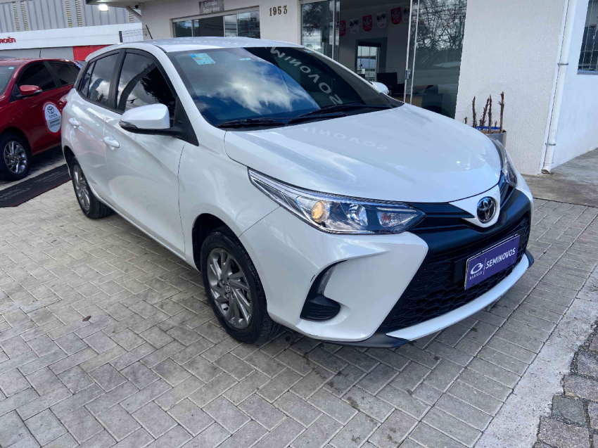 toyota yaris 1.5 16v flex xs multidrive 4p automatico 20242