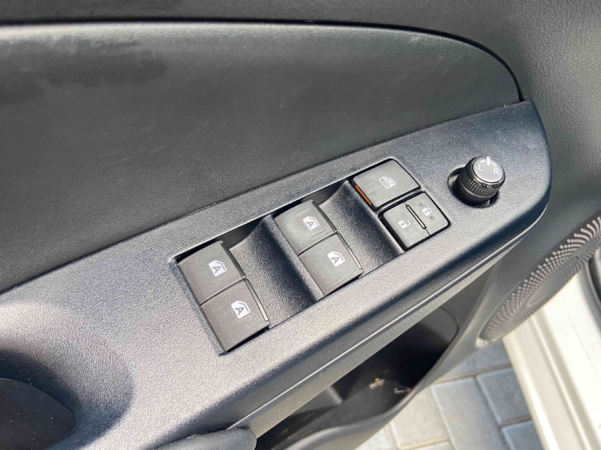 toyota yaris 1.5 16v flex xs multidrive 4p automatico 202411