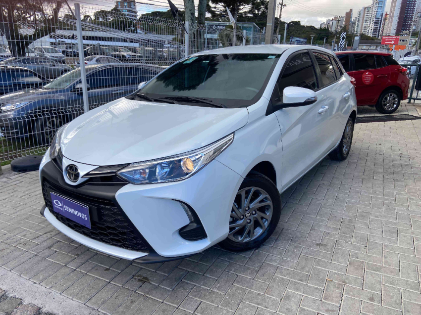 toyota yaris 1.5 16v flex xs multidrive 4p automatico 2024