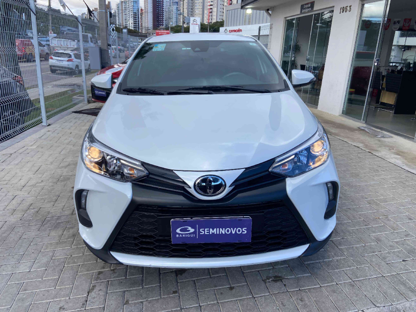 toyota yaris 1.5 16v flex xs multidrive 4p automatico 20241