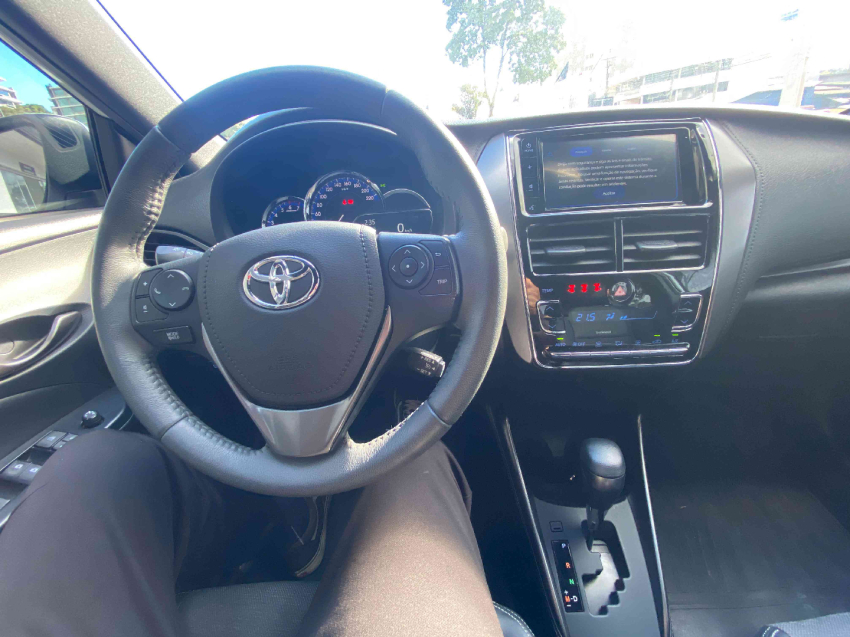 toyota yaris 1.5 16v flex xs multidrive 4p automatico 202416