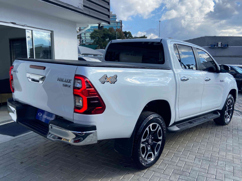 toyota hilux 2.8 d-4d turbo diesel cd srx 4x4 automatico 4p 20244
