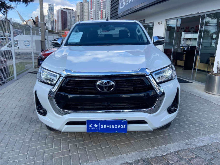 toyota hilux 2.8 d-4d turbo diesel cd srx 4x4 automatico 4p 20241
