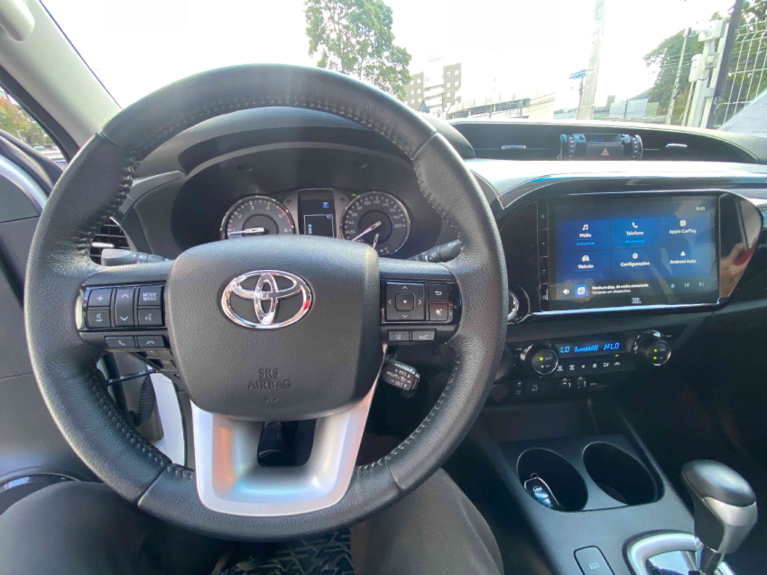 toyota hilux 2.8 d-4d turbo diesel cd srx 4x4 automatico 4p 202415